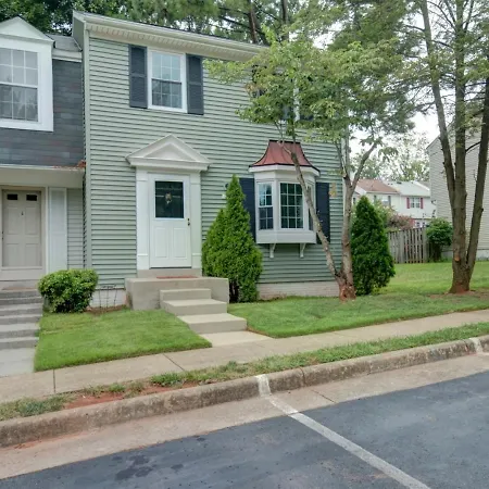 Spacious 3-Story Townhome 40 Minutes From Dc Pet-Friendly, Fast Wifi, Perfect